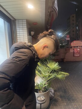 ウェルネス(Wellness) スキンフェード、マンバン、パーマ