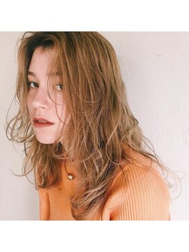 アミバイアブソ 新宿(ami by Absolute) ラフカール　ミディアム　小顔ミディアム