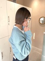 フィグバイアルテフィーチェ(fig by artefice)&nbsp;ぶつ切りボブ/外ハネ/シアーベージュ#くすみベージュ