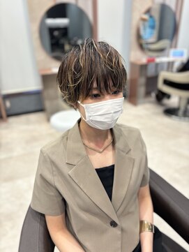 ヘアメイク アース 秋田仁井田店(HAIR & MAKE EARTH) パーマショートヘア