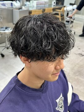 レタッチ バイ フィフス 天神大名(RETOUCH by fifth) 波巻きパーマツイストパーマシャドウパーマメンズカットウルフ