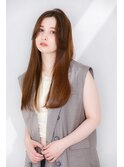 センターパートロングスタイル ベージュカラー