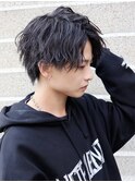 ソフトツイストスパイラルパーマセンターパートウルフショート