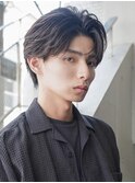 スーツ短髪ツーブロック束感モテる黒髪シークレットパーマ流行