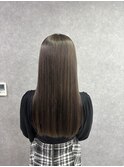 オリーブベージュ