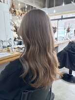 アトリエ ジジ(atelier ZiZi)&nbsp;大人の透明感　ブリーチオンカラー　グレージュ