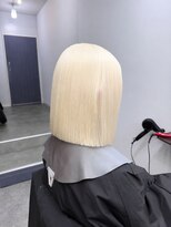 イオ(IO)&nbsp;ボブのホワイトブロンド
