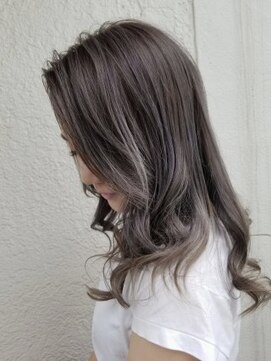 チュラトリート(CHURA TREAT) スモーキーグレージュ