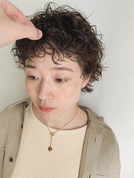 テトヘアー(teto hair) ウルフ ショート くるくる ベージュカラー ウェットスタイル
