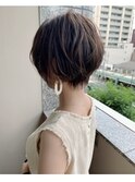 大人可愛い20代30代40代小顔ワンサイドショートボブ丸み前下がり