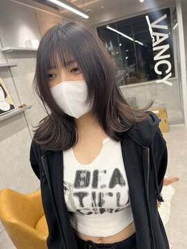 ヴァンシィー(VANCY) ミディアムウルフ