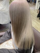 ロア 福岡天神本店(LORE)&nbsp;ダブルカラーミルクティーベージュカラーショートボブブリーチ