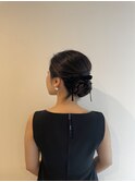 結婚式におすすめ！シニョンスタイル