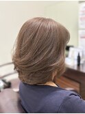 明るい白髪染めカーキブラウン×レイヤーボブ