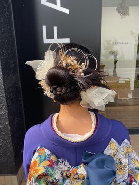 ルネッサンスヘアー ラファエロ(RAFFAELLO) 成人式前撮りヘア　タイトリボン　カチモリヘア　振袖ヘア