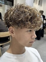 フィフス 天神大名(fifth)&nbsp;天神メンズパーマツイストスパイラルパーマ波巻きパーマツイスパ