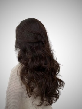 ダマーニ 表参道(DAMANI) トリートメントとヘッドスパで毛先まで美しいロングヘアをキープ