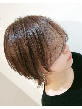 エイム(AIM) くびれショート×インナーカラー