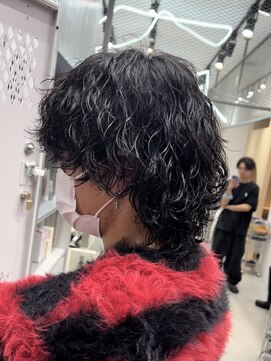 フィフス トウキョウ (fifth TOKYO) センターパートツイストスパイラルパーマメンズマッシュパーマ