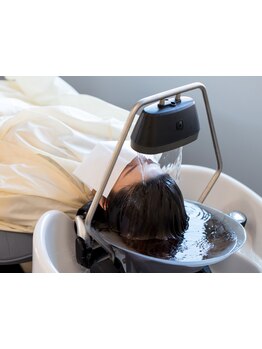 【最新機材の頭身浴を導入】炭酸泉の掛け流しで頭皮の汚れなどをケアします！日々の疲れを癒しましょう♪