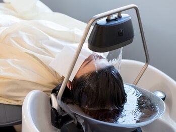 フェアル(feal)の写真/【最新機材の頭身浴を導入】炭酸泉の掛け流しで頭皮の汚れなどをケアします！日々の疲れを癒しましょう♪