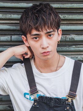 カライングドゥ(ing deux) スーツ短髪ツーブロック束感モテる黒髪シークレットパーマ流行