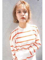 レゴ(REGO)&nbsp;グレージュカラーシルキーべージュ、デザインカラー斜めバング