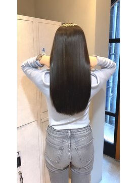 イオエ 元町(ioe) セミディ/シアーカラー/姫カット