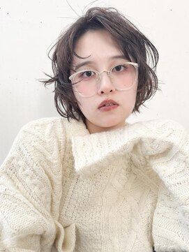 ビーチ(BEACH) 癖毛風ゆるパーマショートボブアッシュベージュ