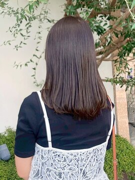 リリー(Rilie) セミロング/レイヤーカット/デザインカット/マロンブラウン