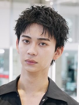 テン 心斎橋(tenn.) 心斎橋スパイキーパーマビジネスヘアフェザーショートパーマ緩め