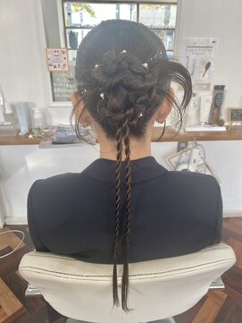 ヘアーアンドメイクアップモパ カチモリヘア