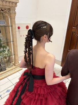 アリカ(arika) ツイン編みおろしヘア