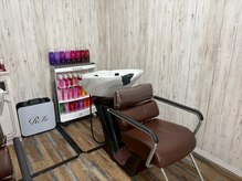 ヘアスタジオワン 藤沢店(HAIR STUDIO ONE)の雰囲気（シャンプースペースでくつろぎのひと時を）