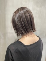 セブンベルベット(7 Velvet) ハイライト/切りっぱなしボブ/グレージュ 【博多】