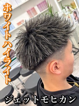 ルースト 心斎橋店(ROOST) 刈り上げセンターパート/波巻きツイストスパイラル/大阪