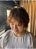 外国人風ショートパーマ　前髪あり　イエローアッシュ
