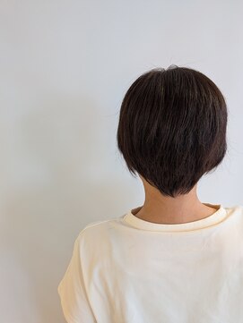 クララ トヨハシ(CLALA Toyohashi) 襟スッキリめのショートスタイル