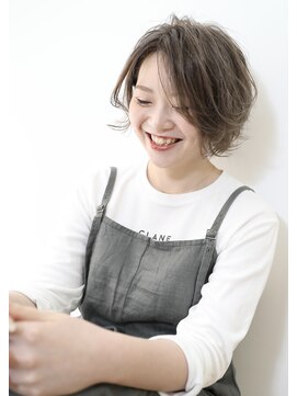 ハウル(HOWL) 【HOWL】カジュアルモードなナチュラル前下りショート