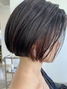 カットアンドトータルビューティ ヴァンキャトル(Cut&Total Beauty VINGT QUATRE) インナーカラーボブ