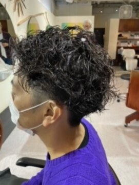 ヴェニヴィディヴィッチ(VENI VIDI VICI) ツイストスパイラルパーマ