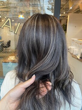 トワイロ(TOWAIRO) 細めの筋感ハイライト