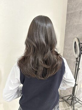 アンダーバーホワイト(_WHITE) 高校生レイヤーカットに挑戦