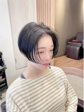 ザシラ(THE SIRA) 長めセンターパート