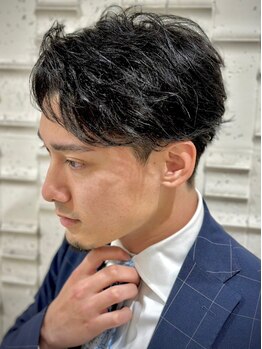 プレミアムバーバー 表参道店(PREMIUM BARBER produce by HIRO GINZA)の写真/【国内外37店舗/全席個室】悩む前に白髪ケア。繰り返しにも安心の優しい薬剤で自然な発色！[理容室]