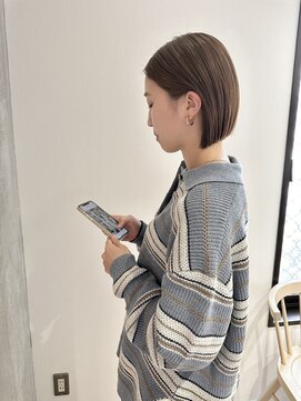 ヨーク(YOKE) YOKE 切りっぱなしボブぱつっとボブタイトボブアッシュベージュ