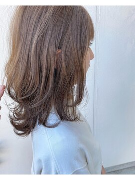 トリート 八千代緑が丘店(TREAT) ベージュ×ロングヘア_八千代緑が丘駅