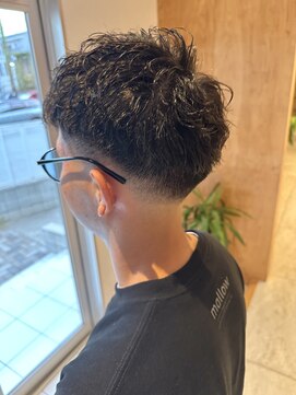 リノア 鵠沼海岸(LINOA) シャドウパーマ/波巻きパーマ/サーフカール/フェード/ツイスト