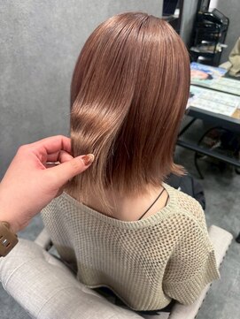 コーラルベージュ