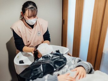 ヘアーメイク着付けサロン星禮礎【ヘアーメイクキツケサロンセレソ】の写真/柔らかく包み込まれ心安らぐ至福のひと時を。太陽や花々の恵みを感じながら自分へのご褒美を上げたい時に。